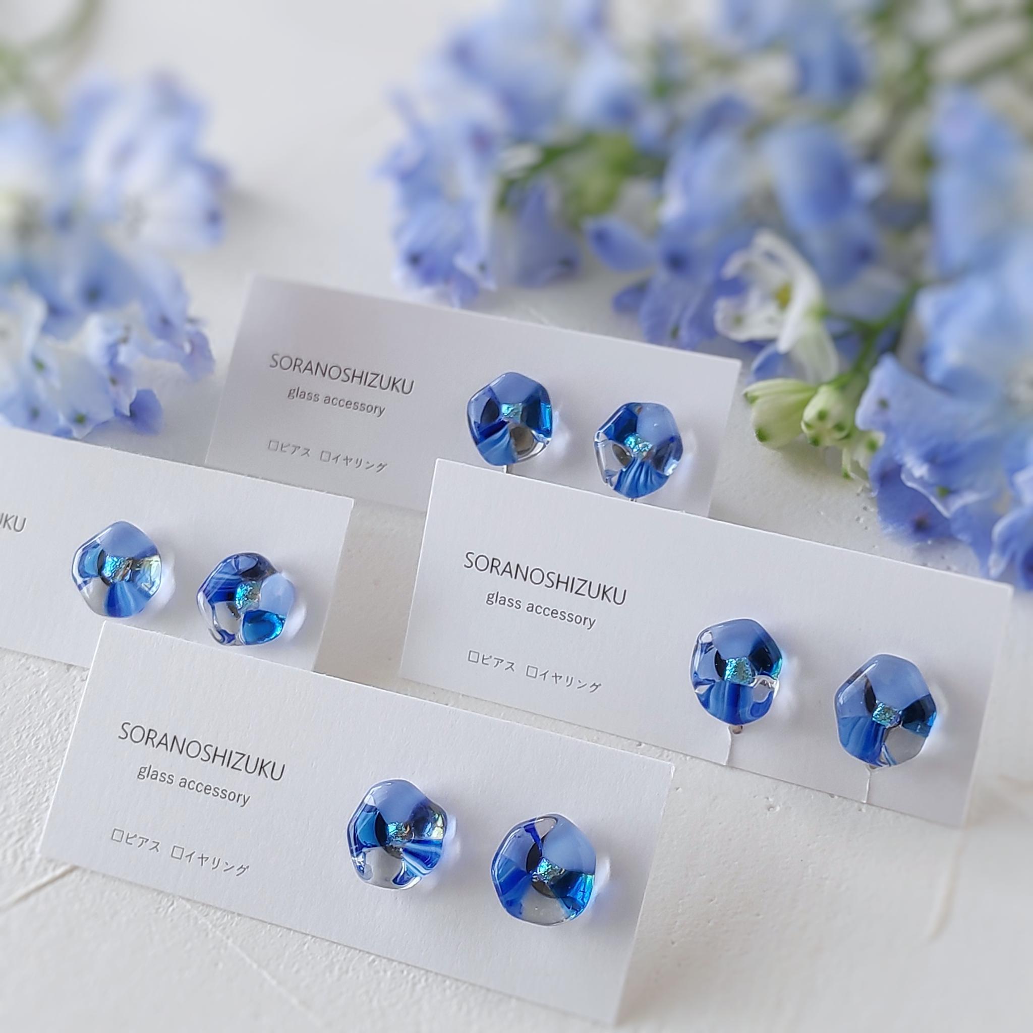 mosaic flower ガラスピアス/イヤリング 『ネモフィラ濃いブルー』