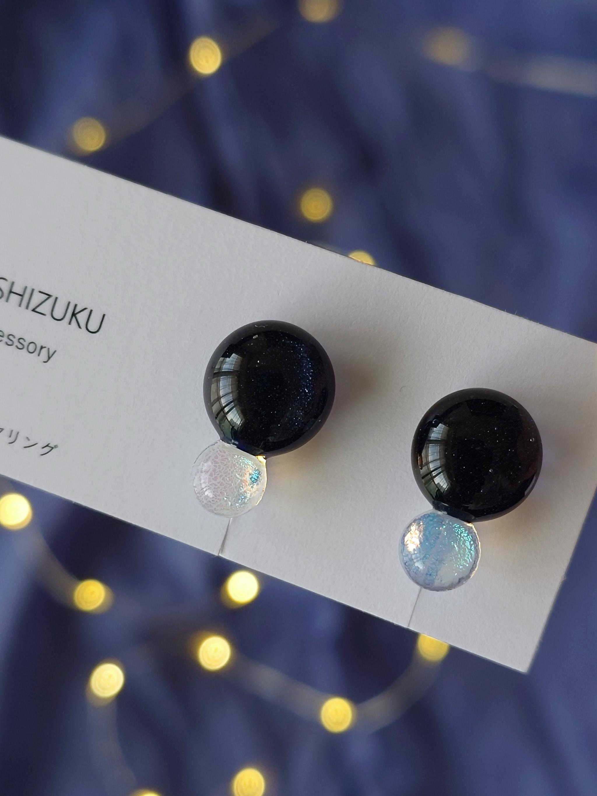 ガラスの２粒しずくイヤリング 夜空とオーロラ | 5枚目