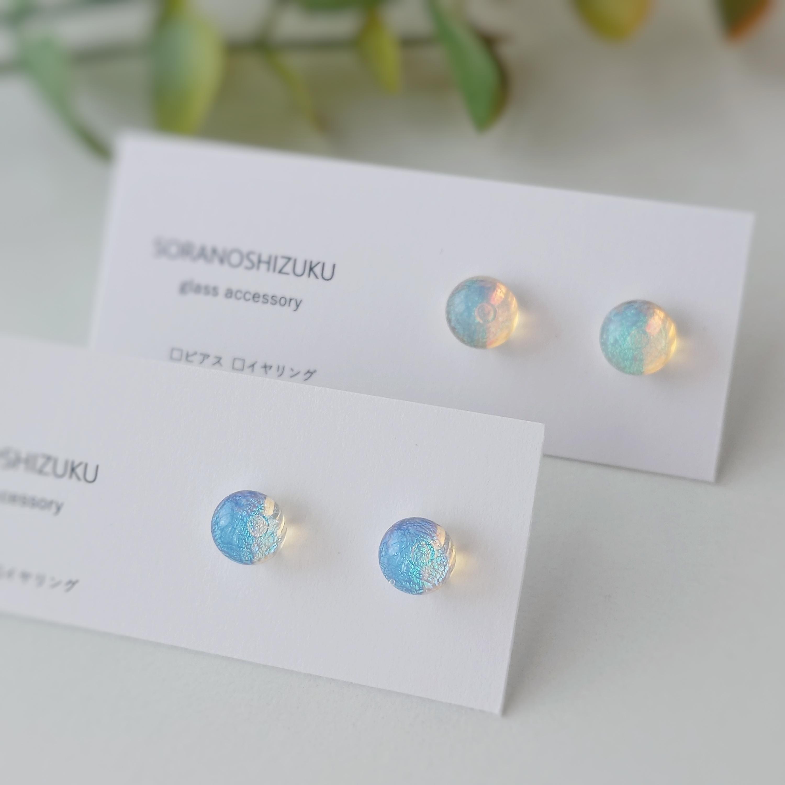 天気雨の雨粒ガラスの ピアス/イヤリング opal color