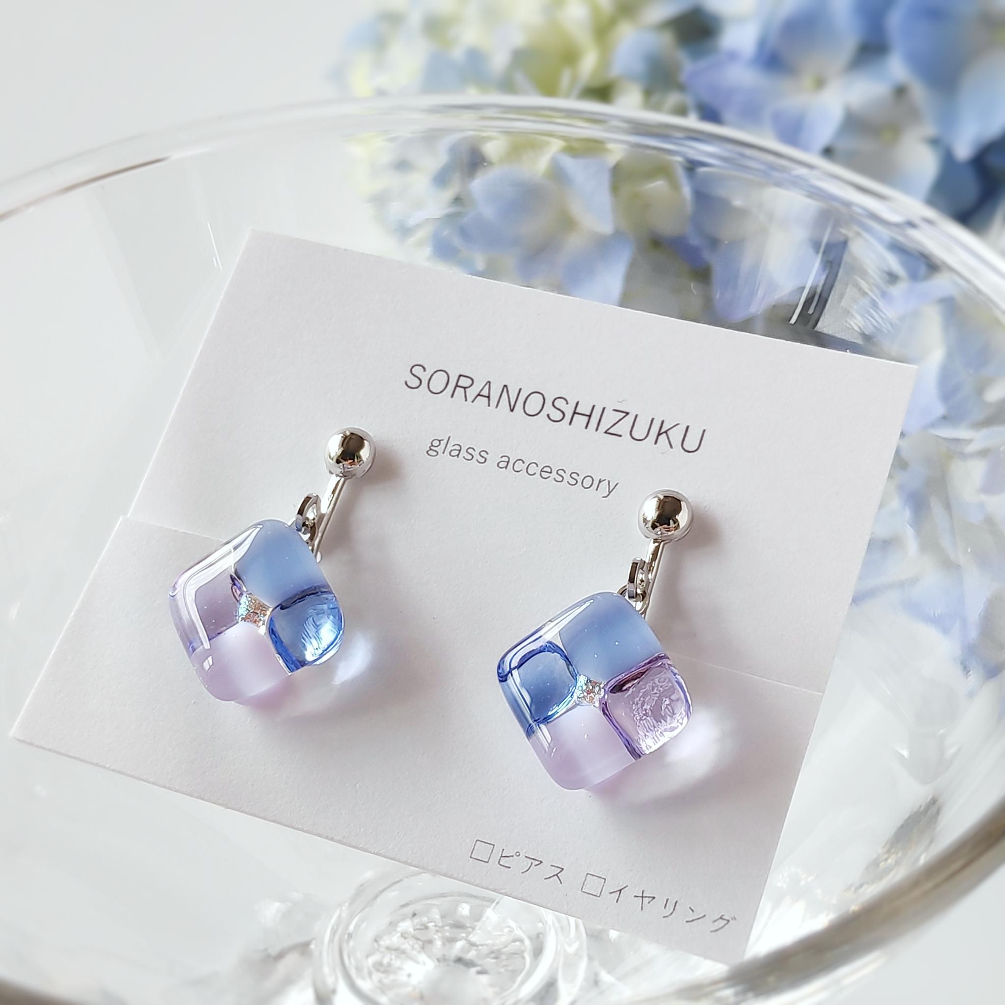 『紫陽花』ガラス イヤリング/ピアス square flower series 小さめサイズ 揺れるタイプ | 4枚目