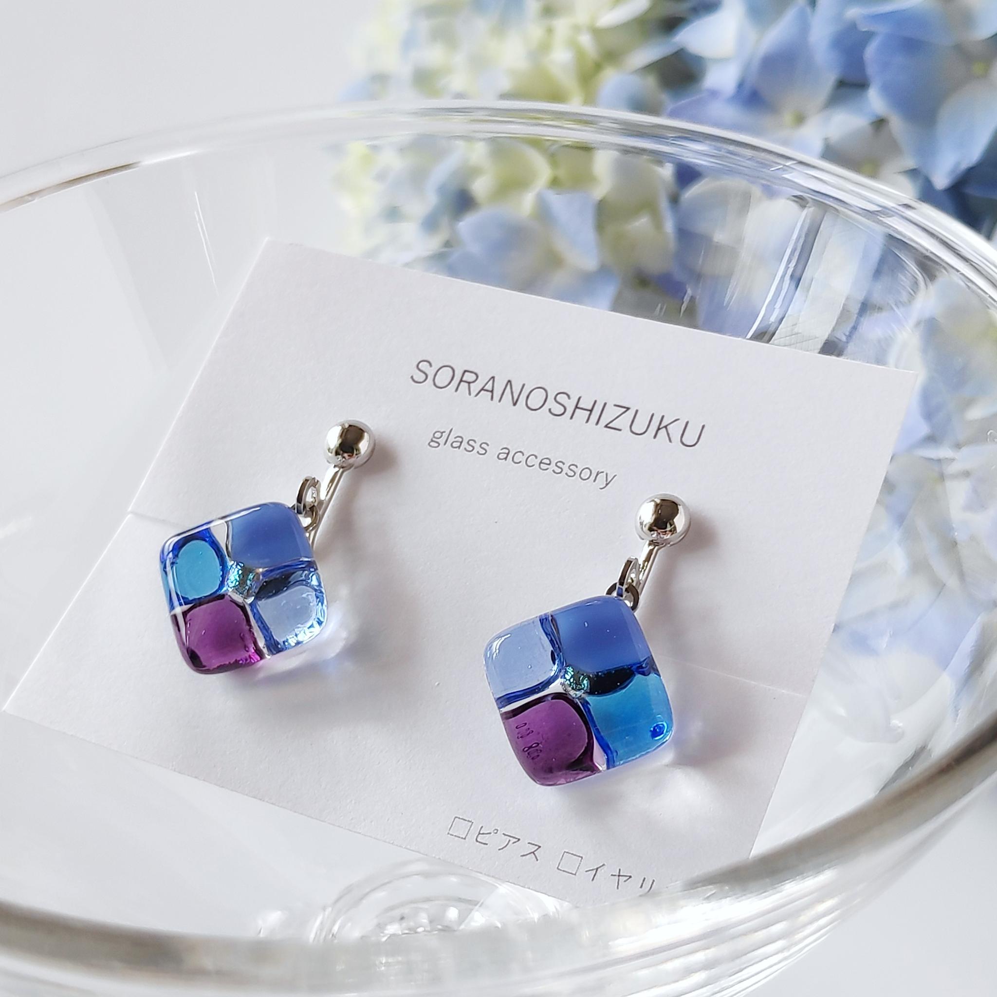 『紫陽花』ガラス イヤリング/ピアス square flower series 小さめサイズ 揺れるタイプ | 3枚目